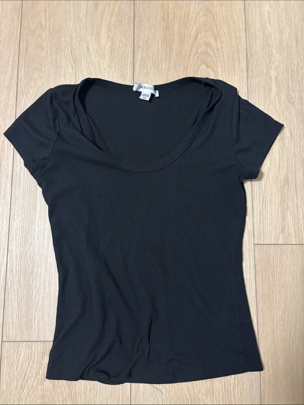 Black scoop t shirt